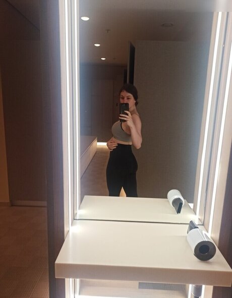 クソなOnlyFans アートヌード 写真