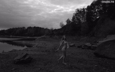 黒檀の白いチンポOnlyFans ポルノ 写真