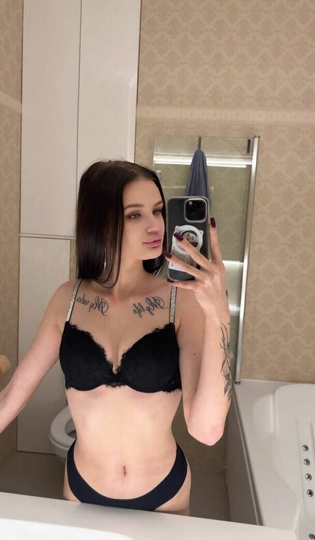 異人種間OnlyFans ポルノ 画像