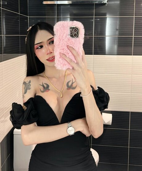 Natthrika ポルノスター トップ 画像