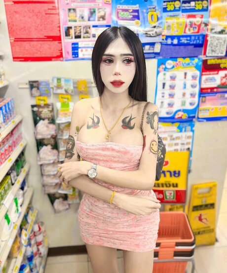 Natthrika スター ヌード 画像