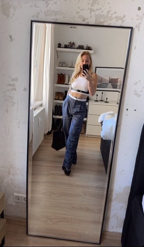 日焼けしたOnlyFans アート裸 写真