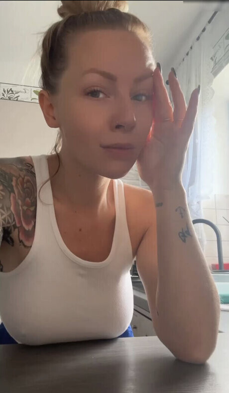 ゲイのラフなOnlyFans 可愛い 写真