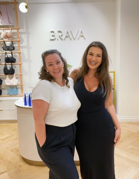 Monique Hristovska 美しいポルノスター 写真