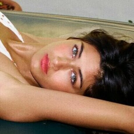 Meeya Dugied セックススター 写真