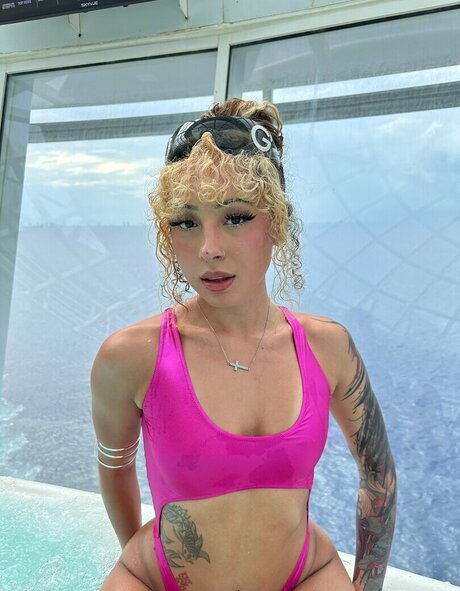 Lizziefreakz ポルノスター パーフェクト 画像