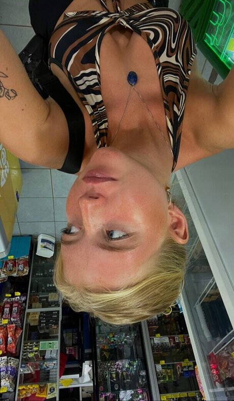 ゲイの若いOnlyFans ヌード ギャラリー