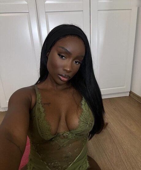 Sandra Lambeck トップモデル アーカイブ