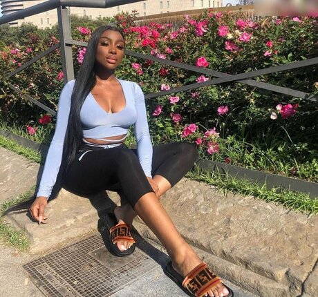 Sandra Lambeck ヌード女優 写真