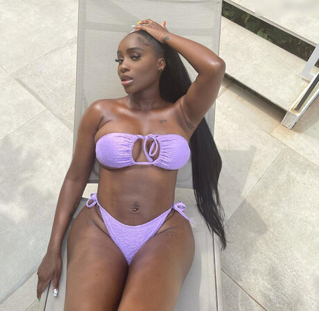 Sandra Lambeck ポルノスター エロティック 写真