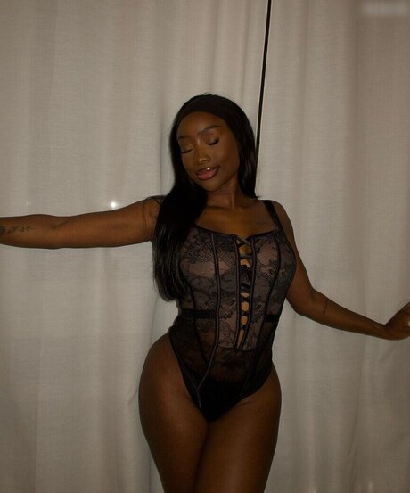 Sandra Lambeck HDモデル 写真