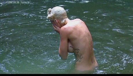 アヘ顔 OnlyFans アートヌード 写真