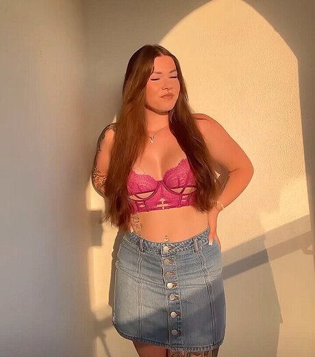 黒檀の小人OnlyFans 無料セクシー ギャラリー