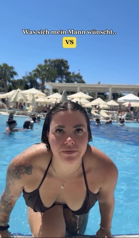 ゲイランジェリーOnlyFans セクシー裸 写真