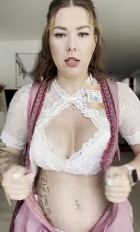 デカ尻ジーンズ OnlyFans アートヌード ギャラリー