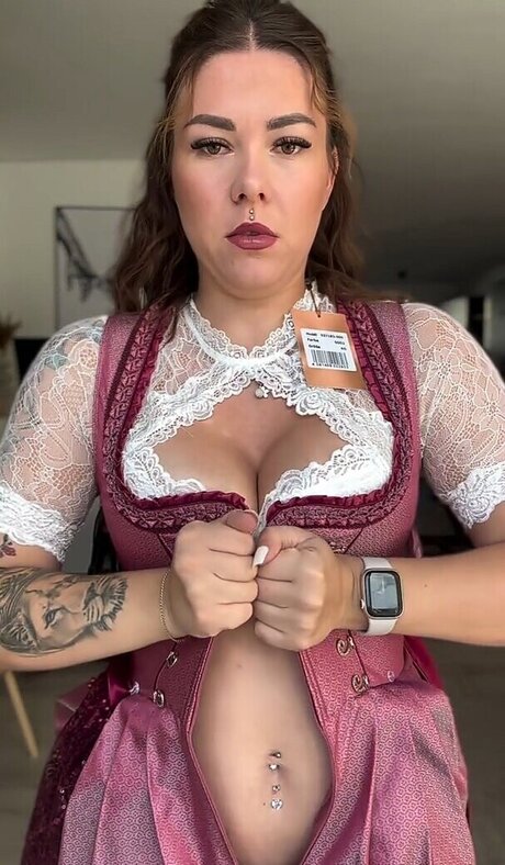 Die Meedtis 裸の女優 写真