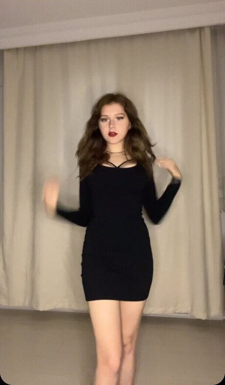 Lilycooperuwu 素敵なモデル アーカイブ