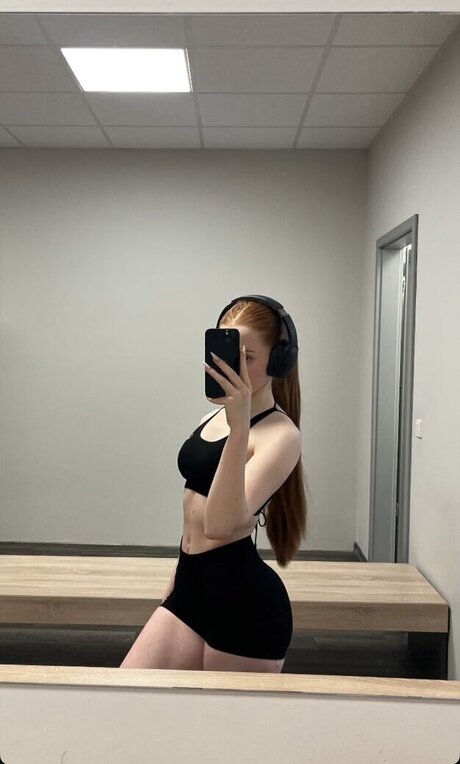 Annika eks セクシーモデル 画像