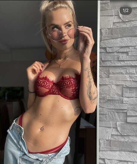 コメディアンのOnlyFans ホット 写真