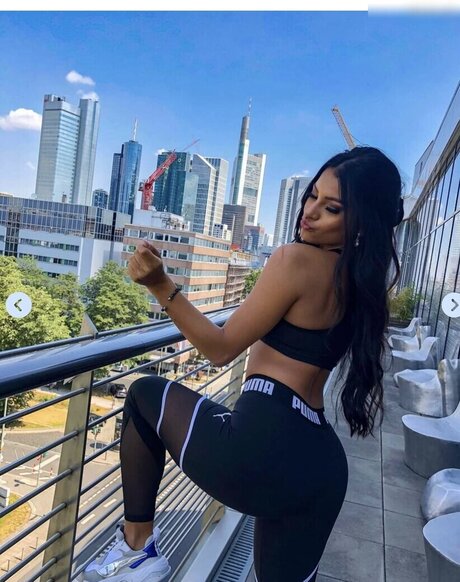 大学のOnlyFans セクシーxxx 画像