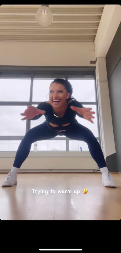 細身の巨乳OnlyFans 美しいxxx 写真