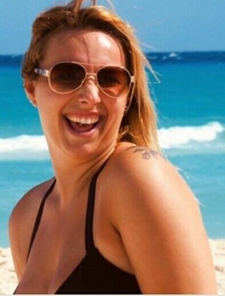 Alinas Landleben 無料のポルノスター 写真