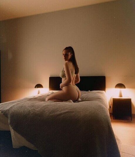 ブロンドヨガOnlyFans セクシーxxx 写真