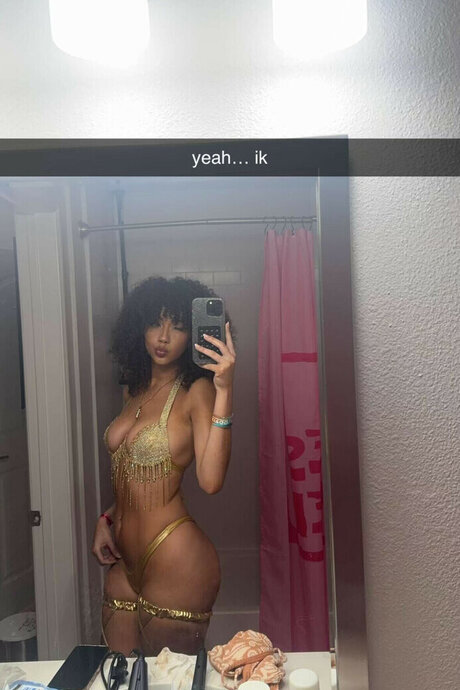 金髪ストリップOnlyFans ポルノ 写真