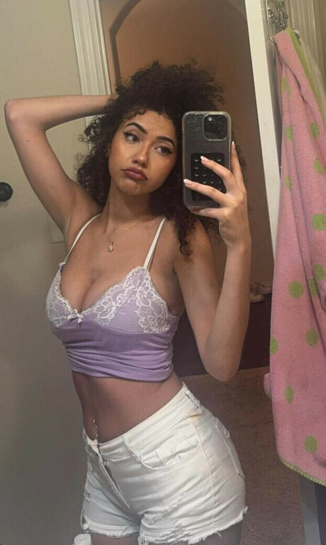 黒髪の熟女OnlyFans トップ 画像