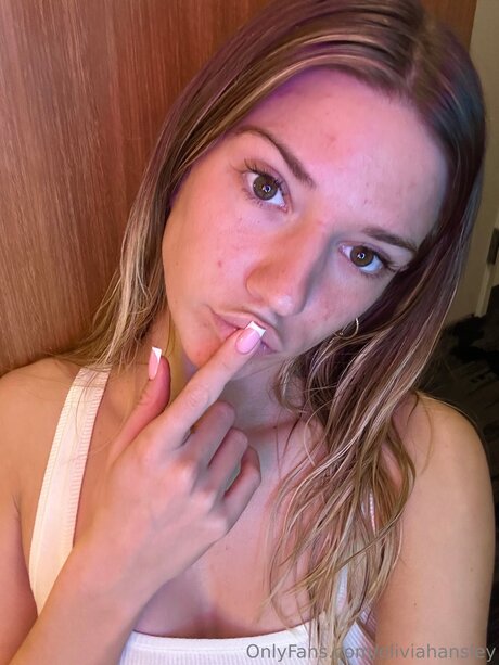 Oliviahansley かわいいポルノスター 写真