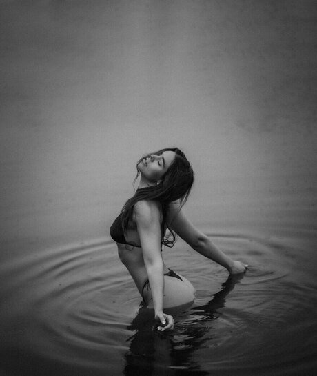 hollaura アート女優 写真