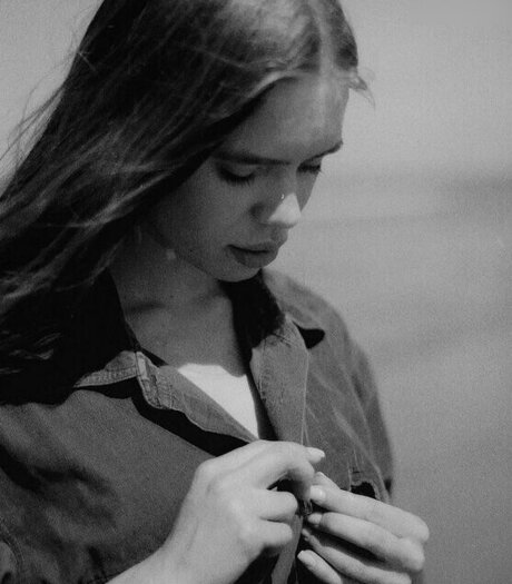 hollaura 裸の女優 ギャラリー