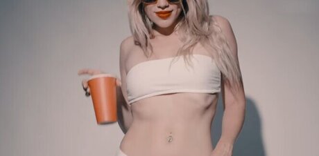 hollaura アートモデル 画像