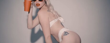 hollaura ポルノスター 美しい 写真