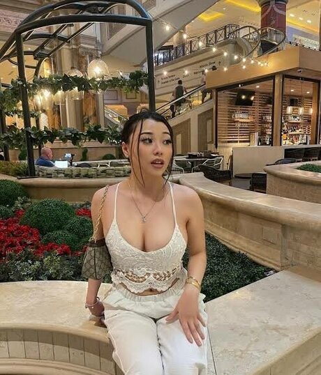 Katelyn Young スター ヌード ギャラリー