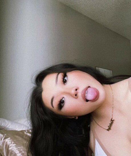 Katelyn Young ヌードのポルノスター 写真