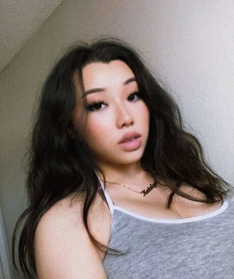 Katelyn Young アダルトスター 画像