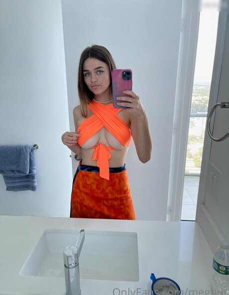 アナルパウグオンリーファンズ セクシー 写真