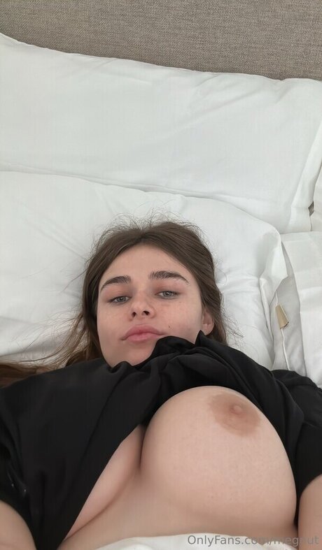 最もホットなOnlyFans セクシーヌード 写真