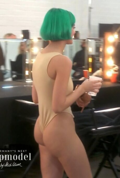 Vanessa Kunz ホットなポルノスター 画像