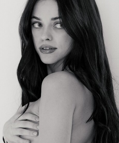 Vanessa Kunz HDスター 写真