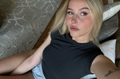 潮吹きマンコOnlyFans アートxxx 画像