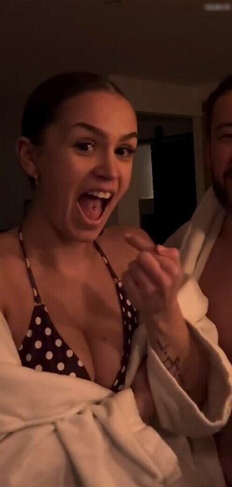 アジアンDP OnlyFans ホットセクシー ギャラリー