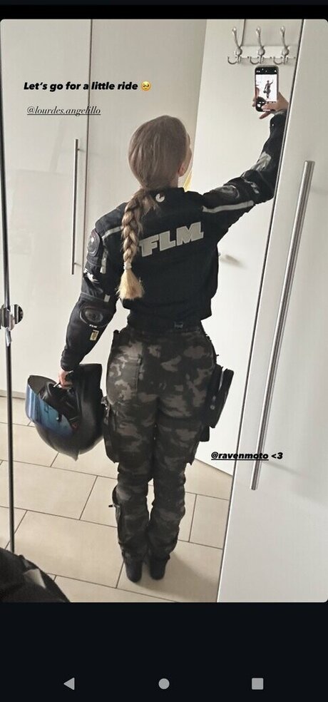 OnlyFansについて話す ホットセクシー 画像