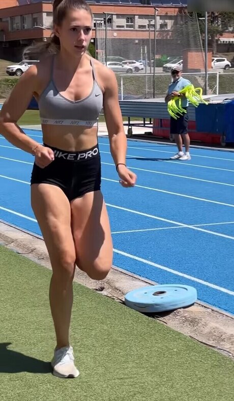 フィンドムオンリーファンズ セクシーヌード ギャラリー