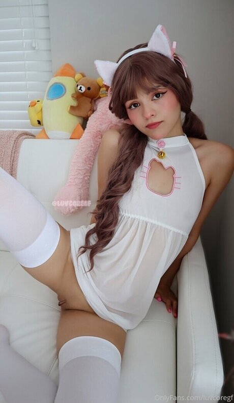 細身の巨乳OnlyFans 無料セクシー 画像