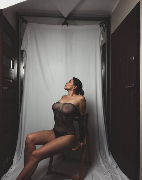 おばあちゃんの巨乳OnlyFans 美しい裸 写真