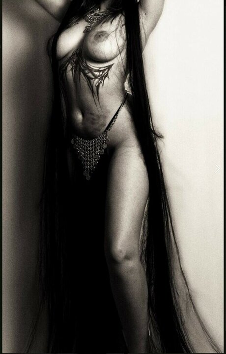 ニューハーフ巨乳OnlyFans アダルト 画像