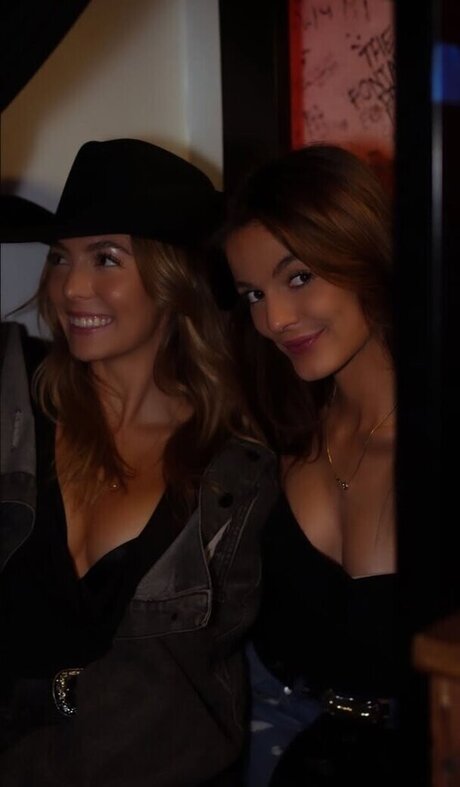 BrieWallz アートモデル 写真