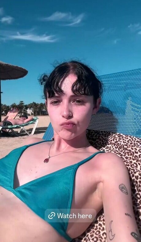 Holly Laing ヌードのポルノスター 写真